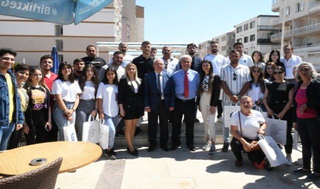 Başkan Selvitopu gençlerle kahvaltıda buluştu