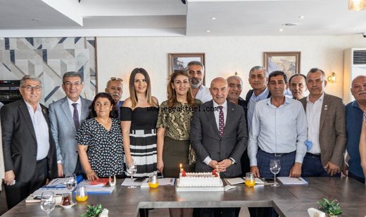 Başkan Soyer Çiğli’deki muhtarlarla buluştu
