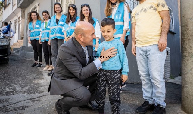Başkan Soyer’den Kadifekale’de ev ziyareti