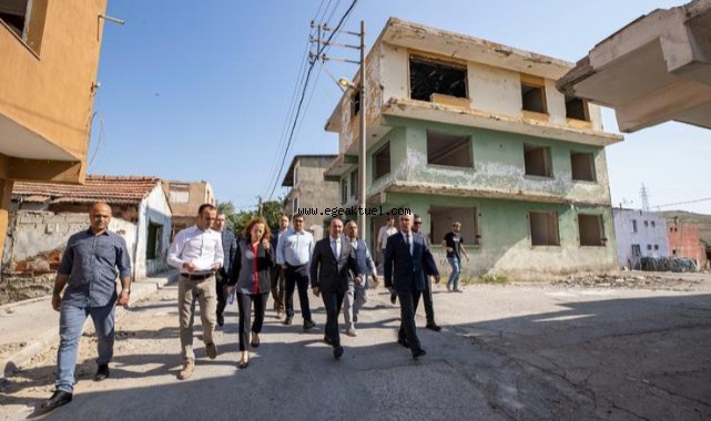 Başkan Tunç Soyer Uzundere’deki çalışmaları inceledi