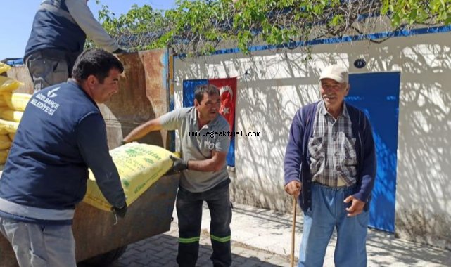 Güzelbahçe Belediyesi’nden çiftçiye destek