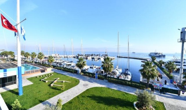 İzmirlilerin gözdesi mavi bayraklı “İzmir Marina”