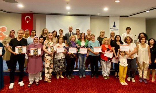 “Mahallemizin Kadınları Sinema Yapıyor” projesi ilk mezunlarını verdi