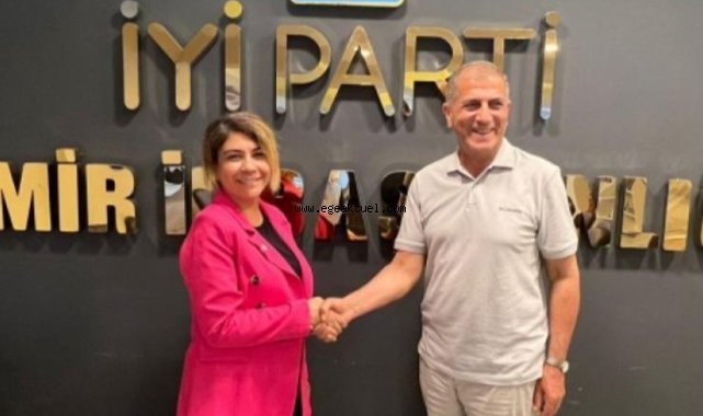 AKP'den istifa edip İYİ Parti'ye katıldı