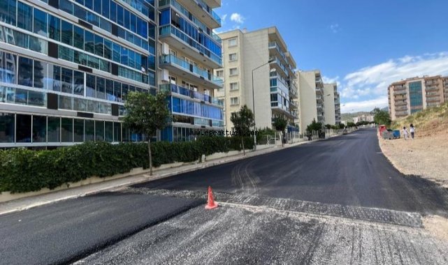 Bayraklı’da asfaltlama çalışmaları hız kesmiyor
