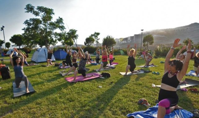 Yoga festivali Bornova Macera Parkı'nda başladı