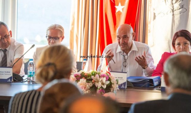 Başkan Tunç Soyer Karaburunlu muhtarlarla buluştu