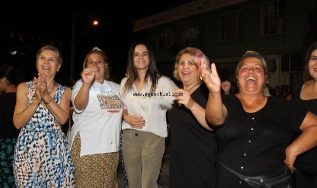 Karşıyaka Örnekköy Mahallesi’nde Roman şenliği coşkusu
