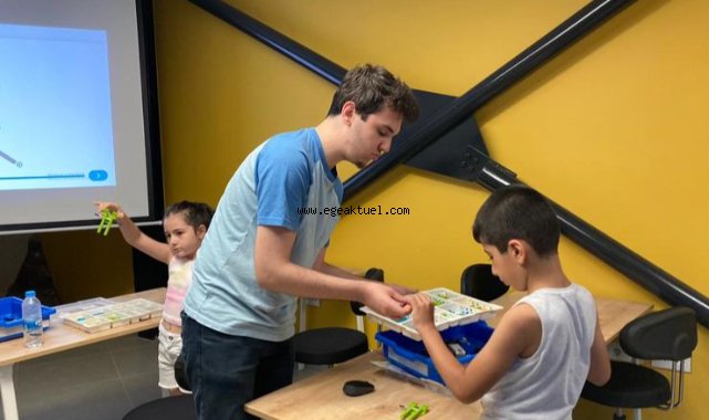 Konaklı çocuklar tatilde eğlenirken öğreniyor