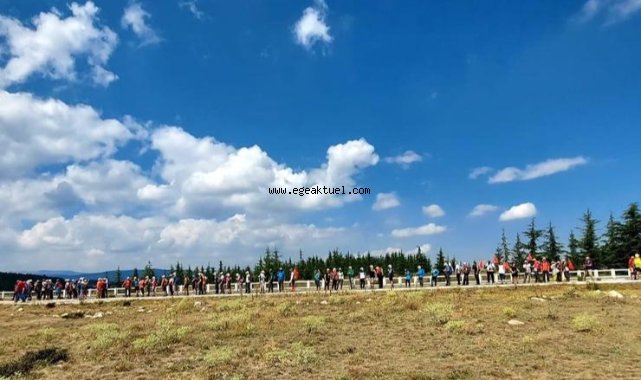 Afyon’dan İzmir’e 400 kilometrelik Zafer ve Anma Yürüyüşü sürüyor