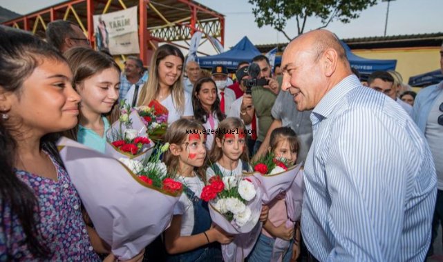 Başkan Soyer Bayındır'daki çiftçi şenliğinde konuştu