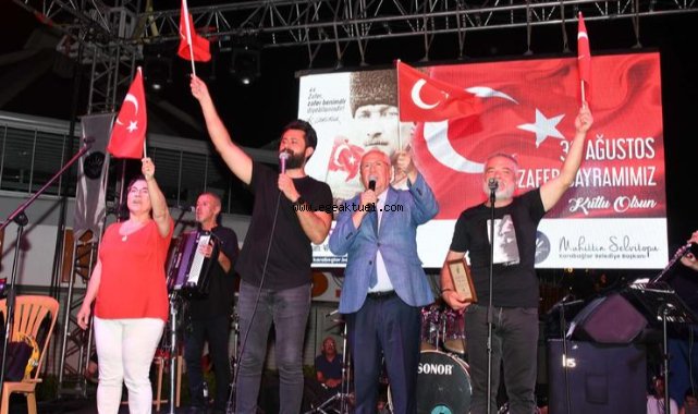 Karabağlar Büyük Zafer'in 100. yılını coşkuyla kutladı