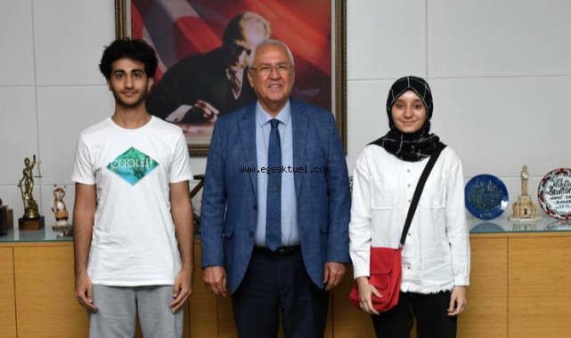 Karabağlar’ın gururları Başkan Selvitopu’nu ziyaret etti