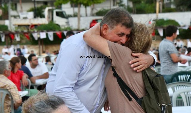 Karşıyaka’da yüzlerce can birlikte oruç açtı