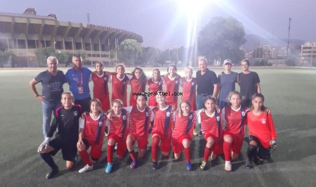 Konak Kız Futbol Takımı fırtına gibi