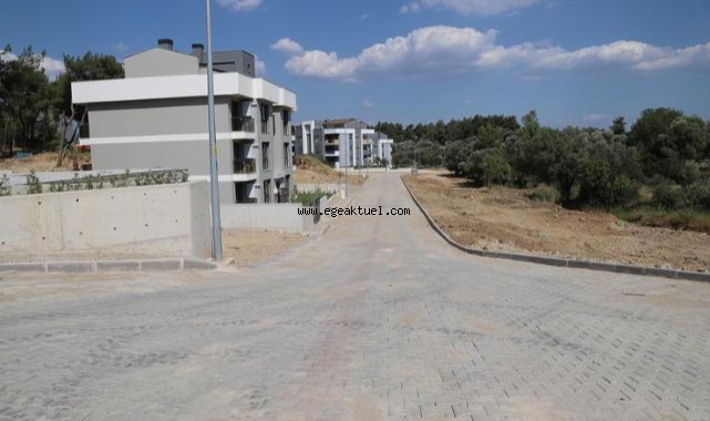 Menderes'de  yol yapım seferberliği