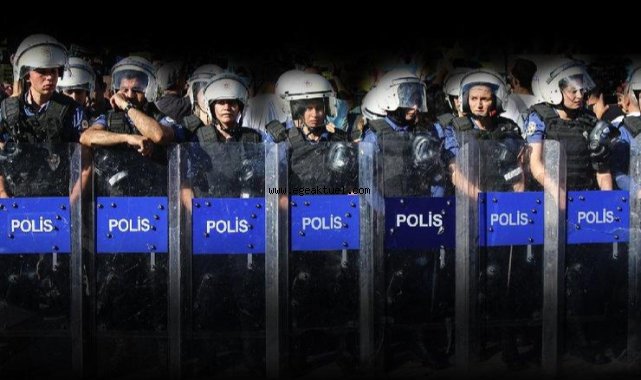 Polisler 300 liralık promosyon parasına isyan etti