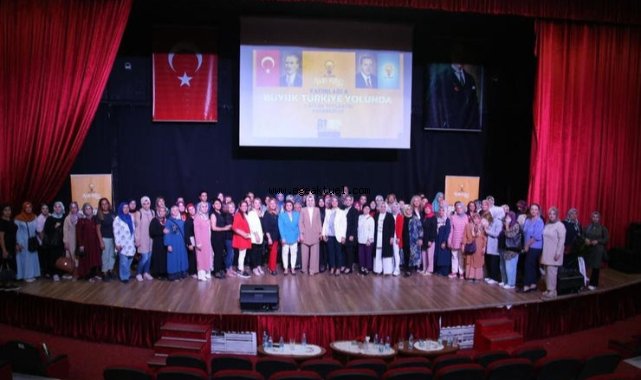 AK Parti İzmir Kadın Kolları’ndan ‘Kadın Girişimciliği Zirvesi’