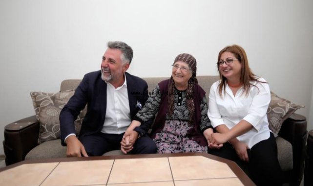Başkan Sandal mahalle gezilerini sürdürüyor