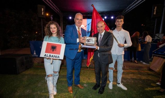 Başkan Soyer Balkan Kültür Gecesi'ne katıldı