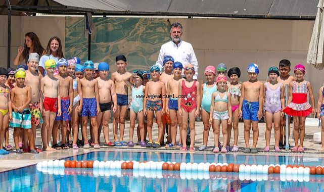 Bayraklı Havuzu’nda yüzde yüz hijyen!