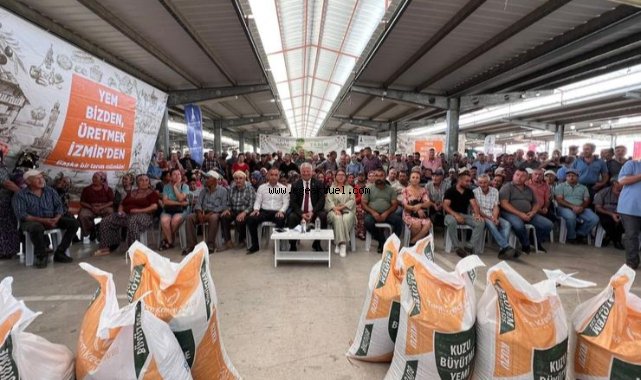Büyükşehir’den Dikili’deki üreticiye yem desteği