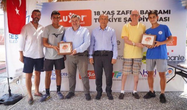 Çeşme Tenis Turnuvası’nda ödüller sahiplerini buldu