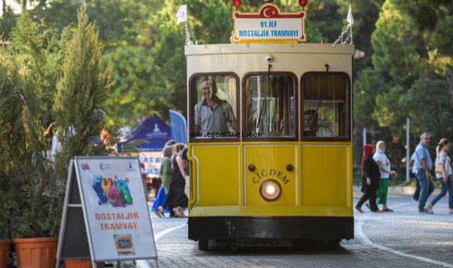 “Nostaljik Tramvay” fuar ziyaretçilerini geçmişe götürüyor