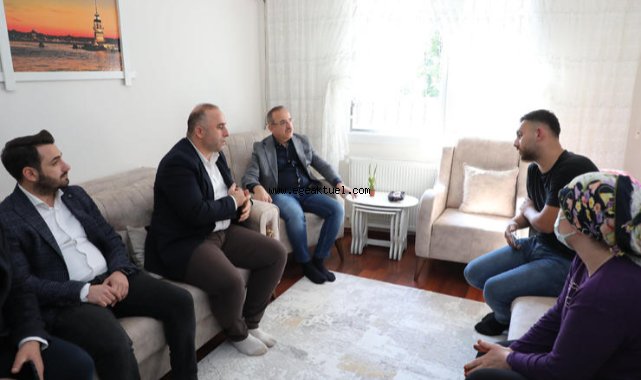 AK Parti İzmir’den, 30 ilçede eş zamanlı üye ziyareti