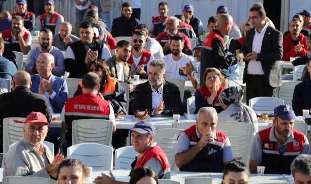 Başkan Sandal işçilerle buluştu: “Birliğimizi kimse bozamaz”