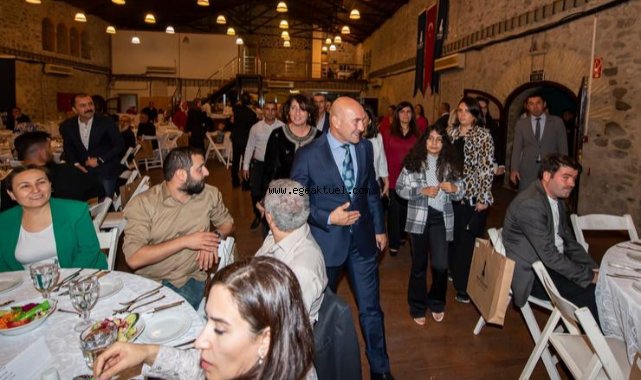 Başkan Tunç Soyer Büyükşehir’in din görevlileri ile bereket sofrasında buluştu