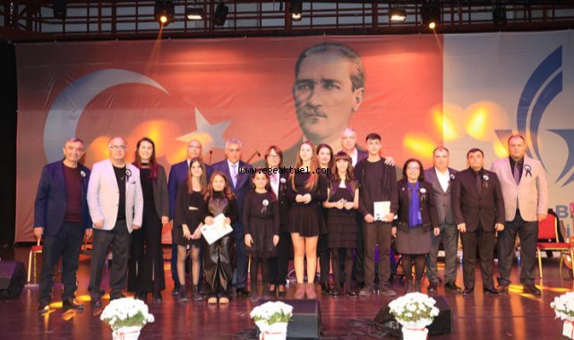 Gençler Atası için söyledi
