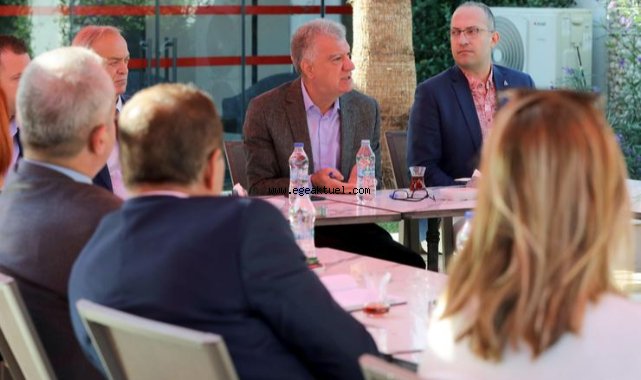 Narlıdere'de muhtarlarla ortak akıl toplantısı