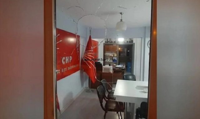 CHP ilçe başkanlığına taşlı saldırı