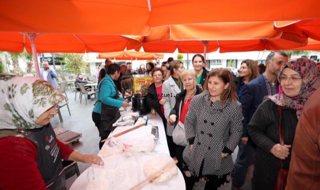 Narlıdere Toprak Ana Günü’nü sokak lezzetleriyle kutladı