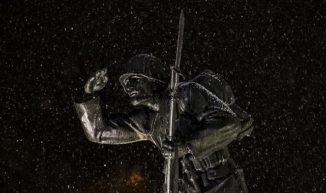 Ankara'da kar yağışı etkisini artırdı