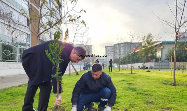 Karşıyaka'da yeşil seferberlik sürüyor