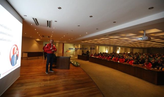 Akut Selçuk ekibi yeni gönüllüleri bilgilendirdi