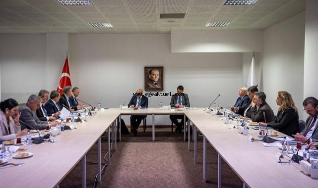Başkan Soyer, 11 ilçe belediye başkanıyla bir araya geldi