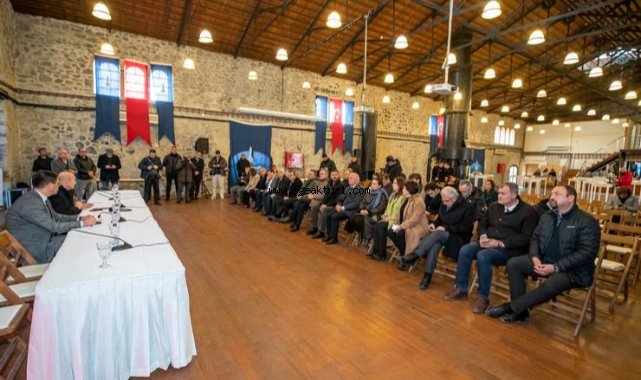 Başkan Soyer deprem yardımları için ilçe belediye başkanları ile buluştu