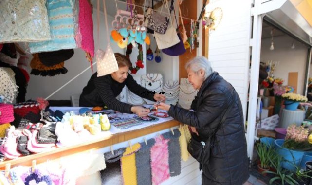 Bayraklı’da üretici kadınların stantları yenilendi