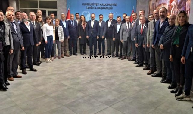 CHP İzmir’de yönetim toplandı