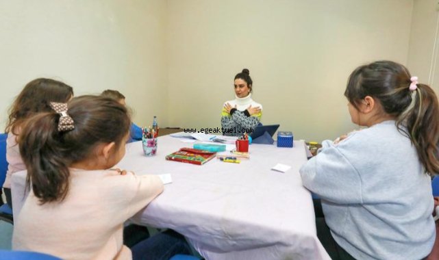 Depremden korkan Gaziemirli çocuklara özel terapi