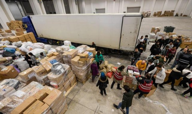 İzmir’den afet bölgesine giden yardımlar her geçen gün büyüyor