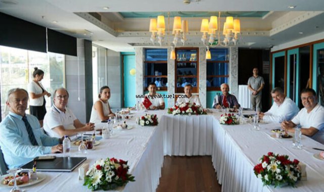 Kıyı Ege Belediye Başkanları Maaşlarını depremzedelere bağışladı