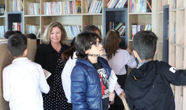 Bayraklı’nın kitap kafelerine öğrenci akını!