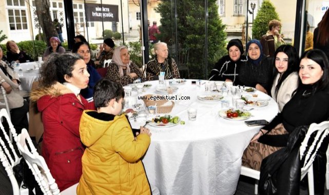 Bornova’da kadınlar kahvaltıda buluştu