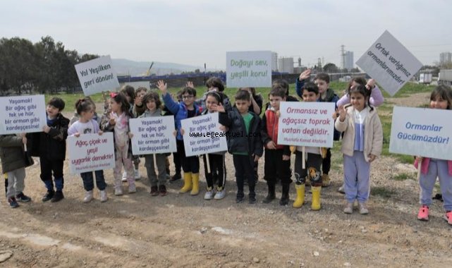 Bornova’ya, miniklerin elinden yeni fidanlar