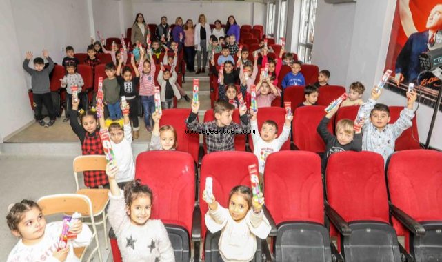 Buca Belediyesi’nden miniklere diş sağlığı eğitimi