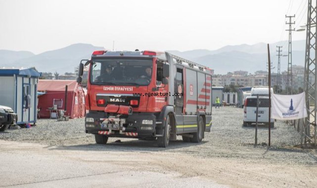 İzmir İtfaiyesi Hatay’da gece gündüz çalışıyor
